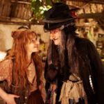 Die kleine Hexe (Karoline Herfurth) und die böse Hexe Rumpumpel (Suzanne von Borsody)