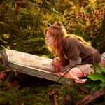 Die kleine Hexe (Karoline Herfurth) übt Zaubersprüche