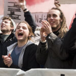 Deutschland. Mannheim. Am Set von Und morgen die ganze Welt. Foto: Oliver Wolff